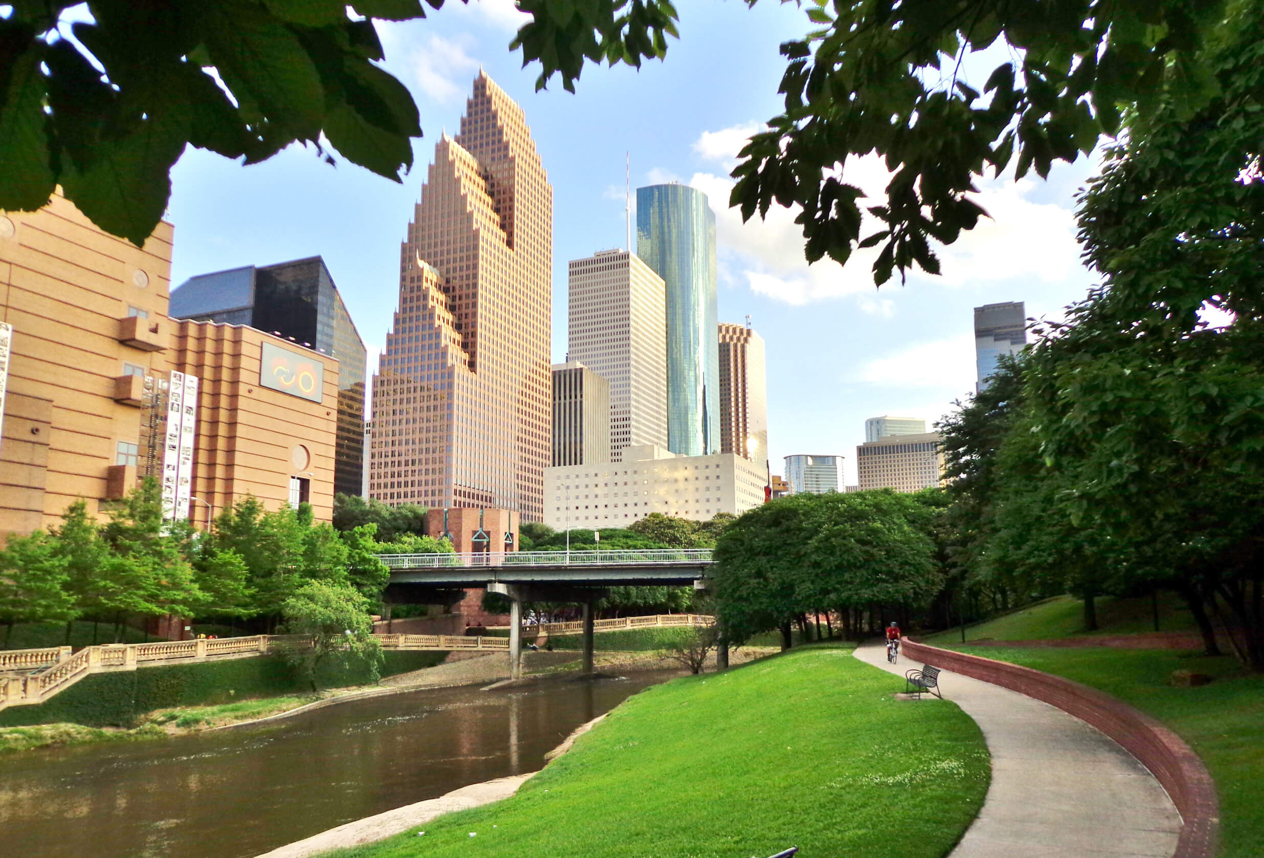 Discover Houston Summer Fun at Buffalo Bayou Park | One of the Countries Great Urban Green Spaces
